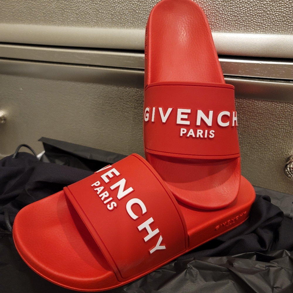 Givenchy pool slides
